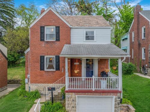 4018 Meadowbrook Blvd, Brentwood, PA, 15227-3416 | Card Image