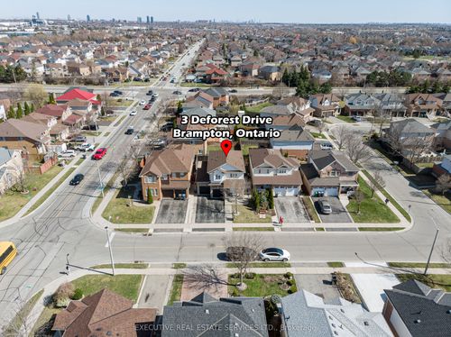 3 Deforest Dr, Brampton, ON, L7A2Y3 | Card Image