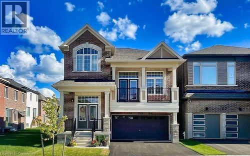 66 Saxony St, Kitchener, ON, N2R0S3 | Card Image
