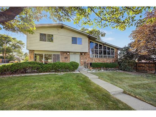 8289 Greenwood Blvd, Denver, CO, 80221-4403 | Card Image