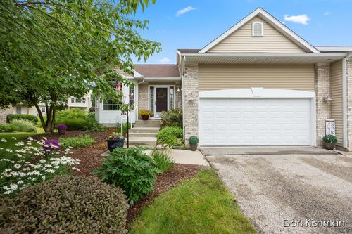 45-3912 Pemberton Dr Se, Grand Rapids, MI, 49508-8894 | Card Image