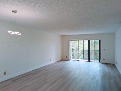 apt-203-16491 Blatt Blvd, Weston, FL, 33326-1847 | Card Image