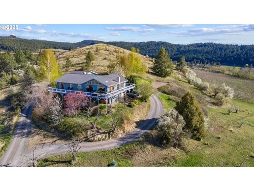67852 Ruth Ln, Cove, OR, 97824-8108 | Card Image