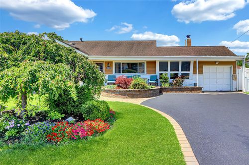 286 E 4th St, Deer Park, NY, 11729-6618 | Card Image