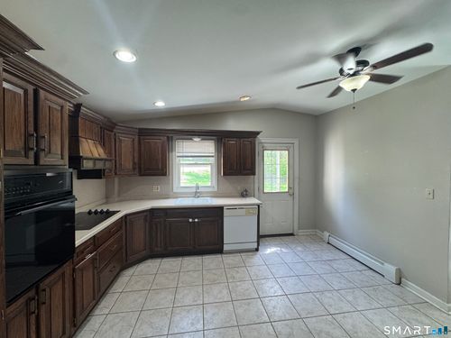 2192 Waterbury Rd, Cheshire, CT, 06410-1061 | Card Image