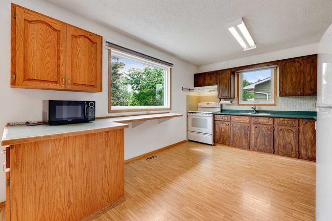 212 5 Ave Ne, House detached with 3 bedrooms, 2 bathrooms and 6 parking in Sundre AB | Image 12