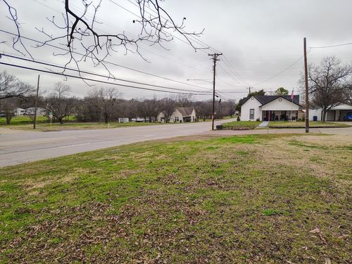 301 E Denton St, Ennis, TX, 75119-3209 | Card Image