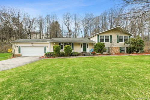 77 Hill St, Mahopac, NY, 10541-2723 | Card Image