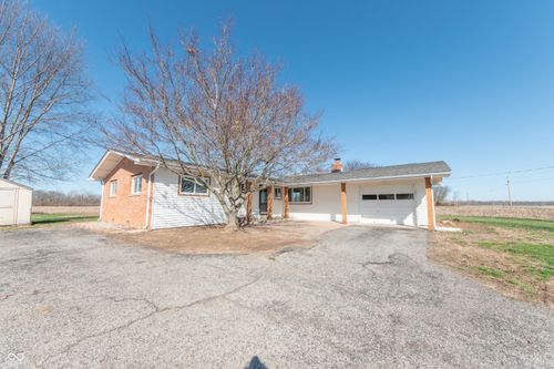 7642 S 800 E, Edinburgh, IN, 46124-1090 | Card Image