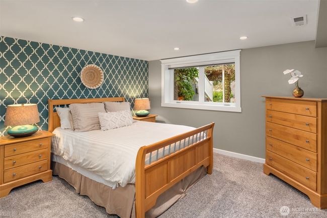 3833 24th Avenue W, House other with 3 bedrooms, 2 bathrooms and 1 parking in Seattle WA | Image 19