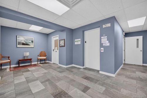 527 Route 22, Pawling, NY, 12564-1218 | Card Image