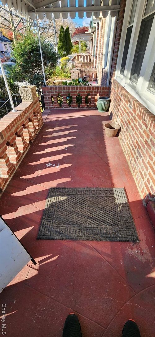 89 209th St, Queens Village, NY, 11427-2222 | Card Image