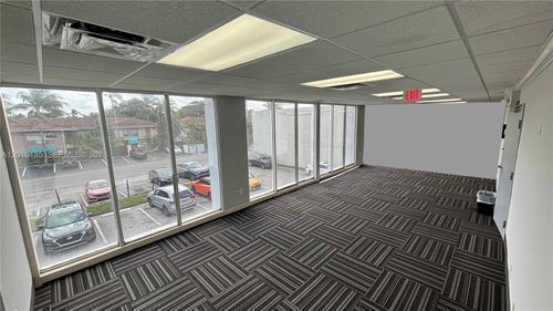 208-2740 E Oakland Park Blvd, Fort Lauderdale, FL, 33306 | Card Image