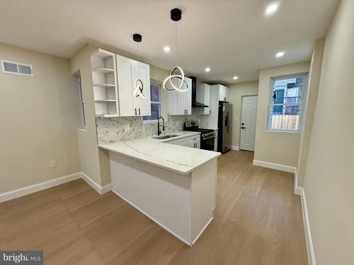 242 W Albanus St, PHILADELPHIA, PA, 19120-3827 | Card Image