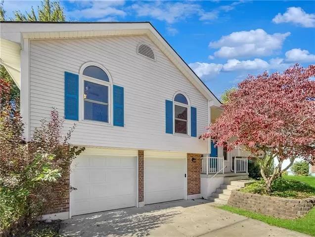 Brookwood Pl, Blue Springs, MO 64014