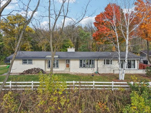 150 Riverside Dr, Waterford, WI, 53185-4030 | Card Image