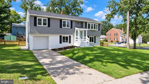 1 Beechwood St, Blackwood, NJ, 08012-2127 | Card Image
