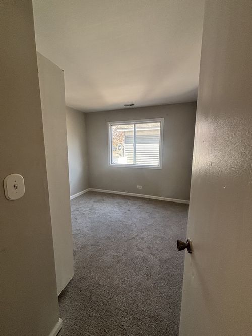 209 Bunker Hill Dr, Bolingbrook, IL, 60440-2703 | Card Image