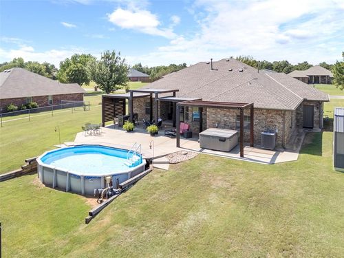 430 Locust Grove Dr, Blanchard, OK, 73010-7038 | Card Image