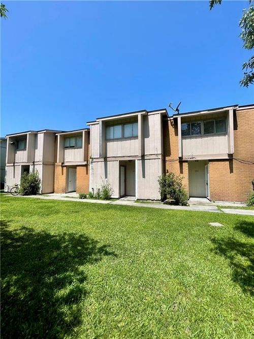 200 Sandra Del Mar Dr, Mandeville, LA, 70448-4748 | Card Image