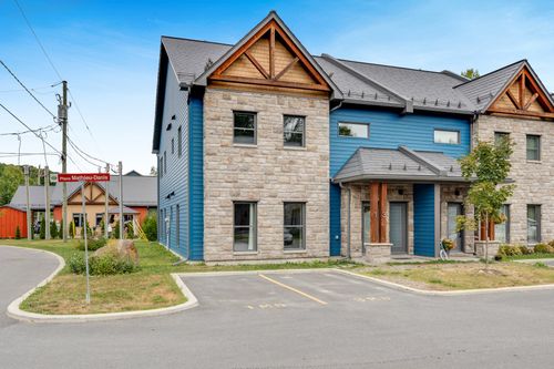 1 Place Mathieu-Danis, Wakefield, QC, J0X3G0 | Card Image