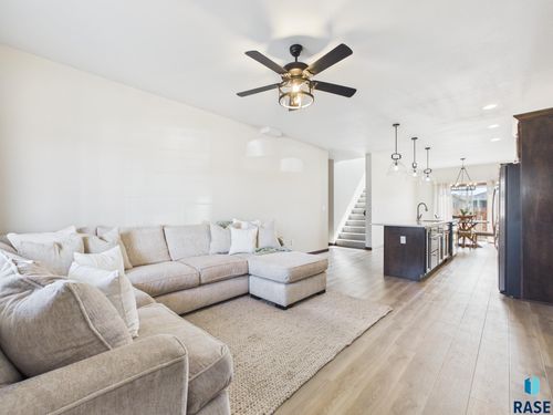 419 N Harvestore Rd, Sioux Falls, SD, 57107 | Card Image