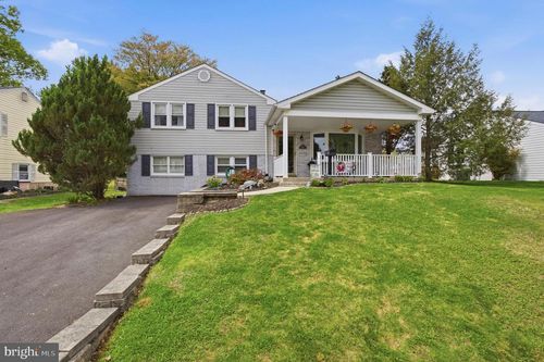 1040 Eisenhower Ave, WOODLYN, PA, 19094-1012 | Card Image