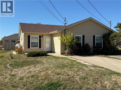 15 Imperial Dr, Sussex, NB, E4E0A7 | Card Image