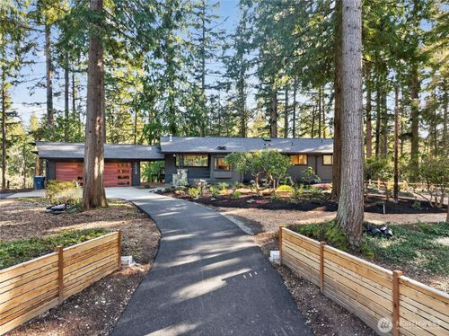 22016 Vine Rd, Brier, WA, 98036-9024 | Card Image