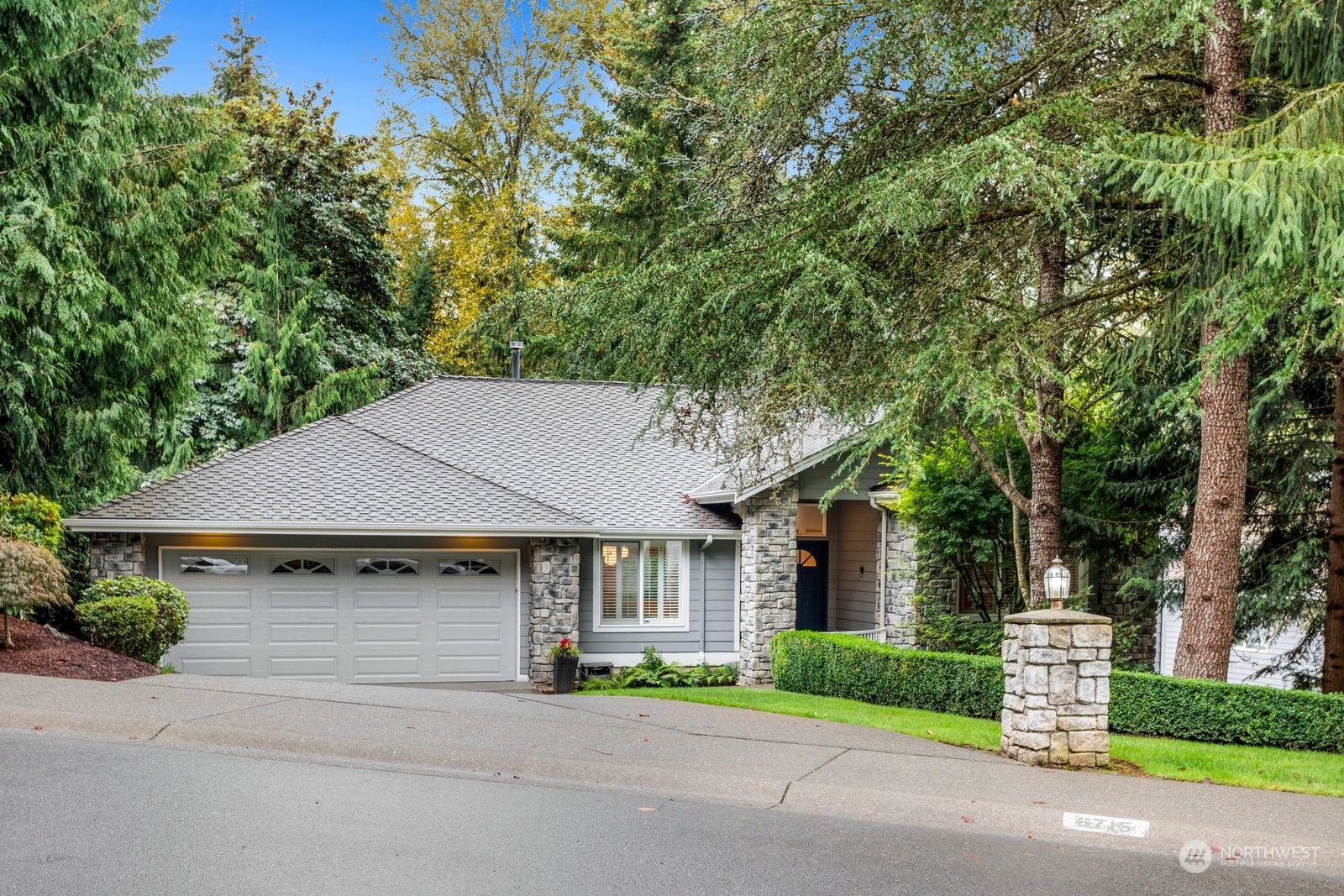 155th Pl, Bellevue, WA 98006