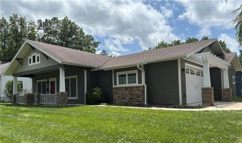 604 S Cedar St, Ottawa, KS, 66067-2924 | Card Image