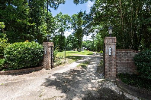 8750 Zeeland Dr, Mobile, AL, 36695-8101 | Card Image