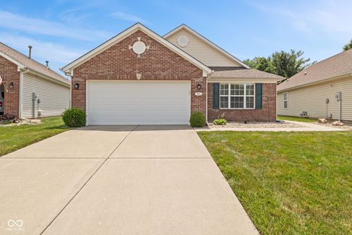 882 Lincoln Park West Dr, Greenwood, IN, 46142-8831 | Card Image