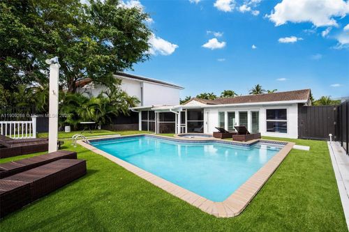 7701 Ne 8th Ave, Miami, FL, 33138-5276 | Card Image