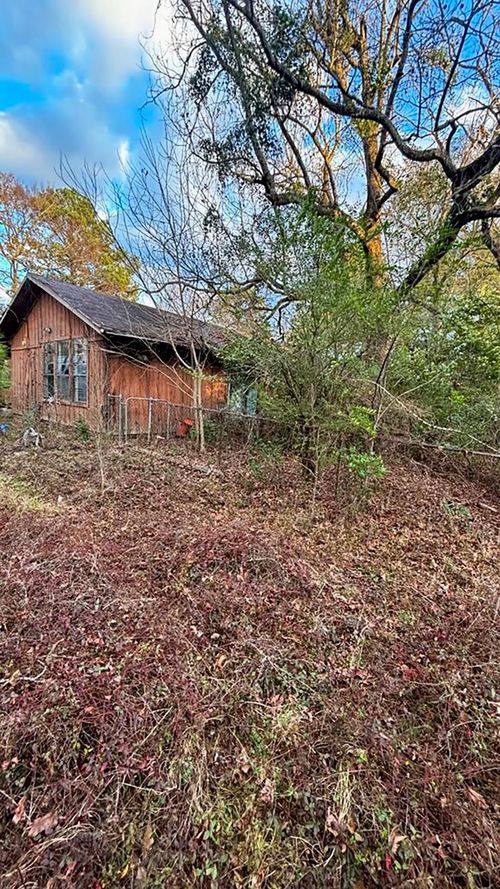 1590 Gum Springs Rd, Longview, TX, 75602-4877 | Card Image