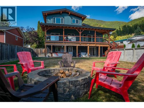 422 View St, Kaslo, BC, V0G1M0 | Card Image