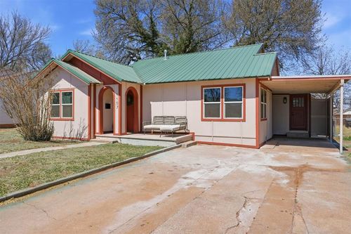 1107 W 2nd St, Elk City, OK, 73644-4417 | Card Image