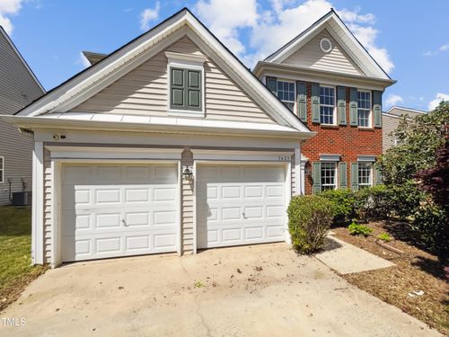 7425 Silver View Ln, Raleigh, NC, 27613-1074 | Card Image