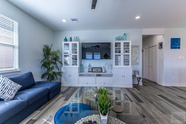 13111 Buccaneer Pkwy, House other with 3 bedrooms, 2 bathrooms and 1 parking in Freeport TX | Image 5