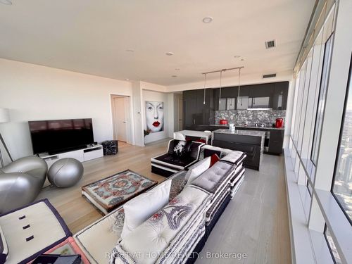 7401-1 Bloor St E, Toronto, ON, M4W0A8 | Card Image