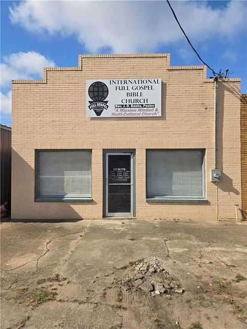 110 S Pensacola Ave, Atmore, AL, 36502-2543 | Card Image