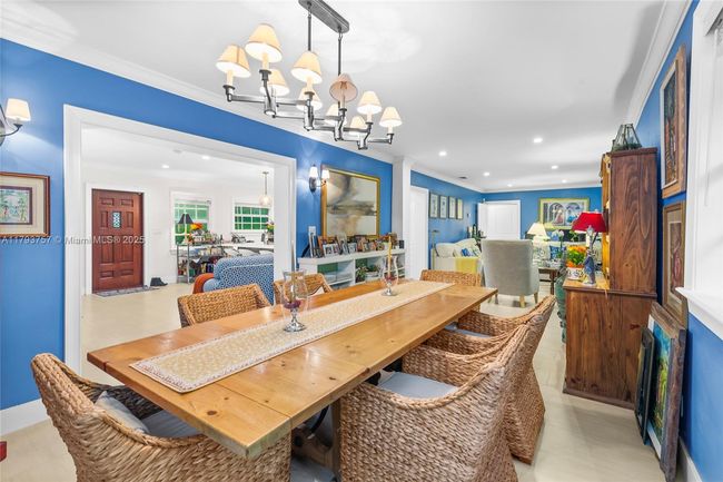 13101 Sw 82 Nd Ave, House other with 4 bedrooms, 2 bathrooms and null parking in Pinecrest FL | Image 8