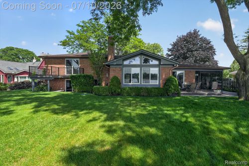 5017 Surfwood Dr, Commerce Township, MI, 48382-1349 | Card Image