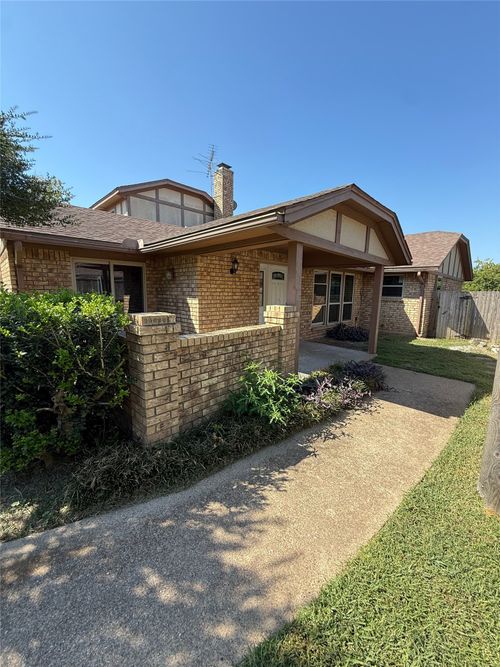 7412 Lemonwood Ln, Fort Worth, TX, 76133-7012 | Card Image