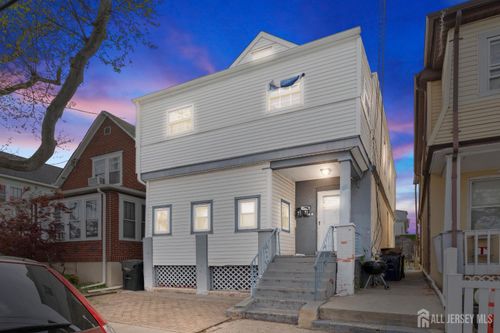 2-423 Augustine Pl, Perth Amboy, NJ, 08861-3618 | Card Image