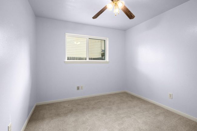 Secondary bedroom | Image 19
