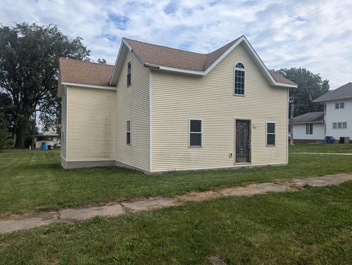 109 E State St, Fairmount, IL, 61841-7026 | Card Image