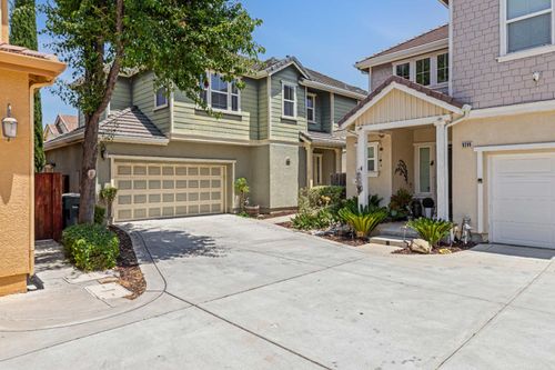 9397 Vintner Cir, Patterson, CA, 95363-8901 | Card Image