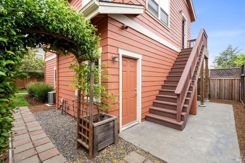 453 San Lorenzo Court, Sonoma, CA, 95476 | Card Image