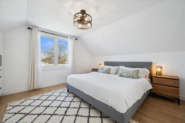 272 E 35 Th St, House other with 4 bedrooms, 2 bathrooms and 3 parking in Hamilton ON | Image 17